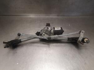 Used Wiper motor + mechanism Renault Megane III Grandtour (KZ) 1.5 dCi 110 Price on request offered by Bongers Auto-Onderdelen Zeeland