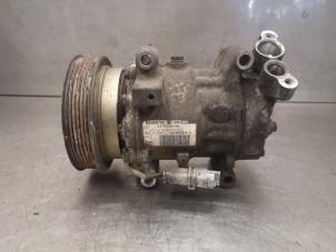 Used Air conditioning pump Renault Clio III (BR/CR) 1.5 dCi 75 FAP Price on request offered by Bongers Auto-Onderdelen Zeeland