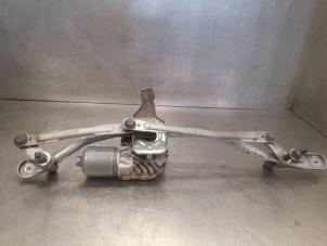 Used Wiper motor + mechanism BMW 5 serie (F10) 523i 24V Price on request offered by Bongers Auto-Onderdelen Zeeland