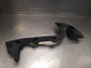 Used Rear bumper bracket, left Ford Focus 3 1.0 Ti-VCT EcoBoost 12V 100 Price on request offered by Bongers Auto-Onderdelen Zeeland