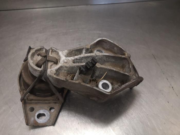 Used Engine mount Renault Laguna III Estate (KT) 1.5 dCi 110 Price on request offered by Bongers Auto-Onderdelen Zeeland