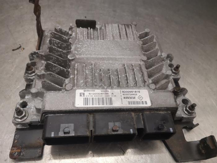 Used Engine management computer Renault Laguna III Estate (KT) 1.5 dCi 110 Price on request offered by Bongers Auto-Onderdelen Zeeland