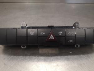 Usados Interruptor de luz de pánico Mercedes Sprinter 3,5t (906.73) 316 CDI 16V Precio de solicitud ofrecido por Bongers Auto-Onderdelen Zeeland