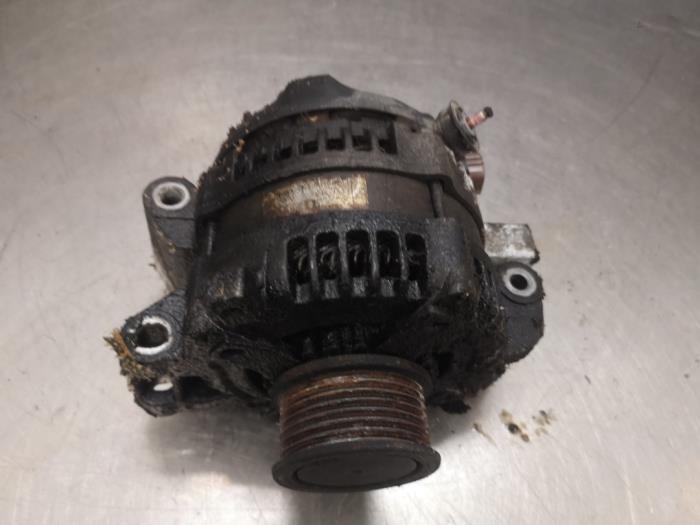 Dynamo Toyota Avensis Wagon (T25/B1E), 2003 / 2008 2.2 D-4D 16V D-CAT, Kombi/o, Diesel, 2.231cc, 130kW (177pk), FWD, 2ADFHV, 2005-07 / 2008-11, ADT251; SB1EB (Gebraucht)