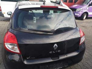 Used Tailgate Renault Clio III (BR/CR) 1.5 dCi 105 Price on request offered by Bongers Auto-Onderdelen Zeeland