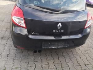 Used Rear bumper Renault Clio III (BR/CR) 1.5 dCi 105 Price on request offered by Bongers Auto-Onderdelen Zeeland