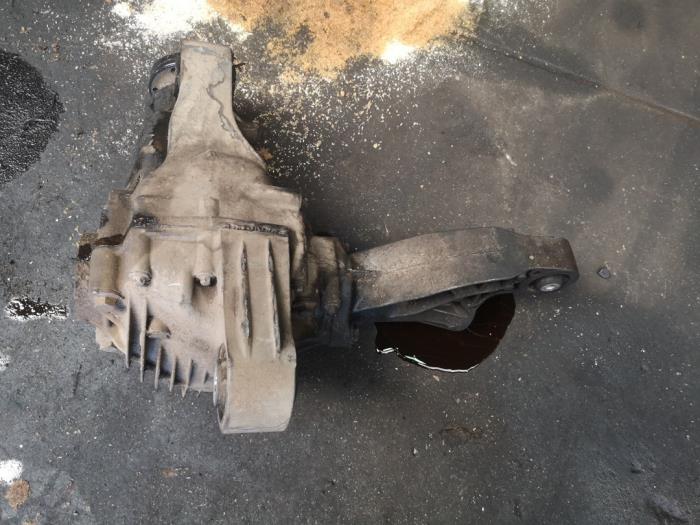 Used Front differential Mercedes ML II (164/4JG) 3.0 ML-320 CDI 4-Matic V6 24V Price on request offered by Bongers Auto-Onderdelen Zeeland