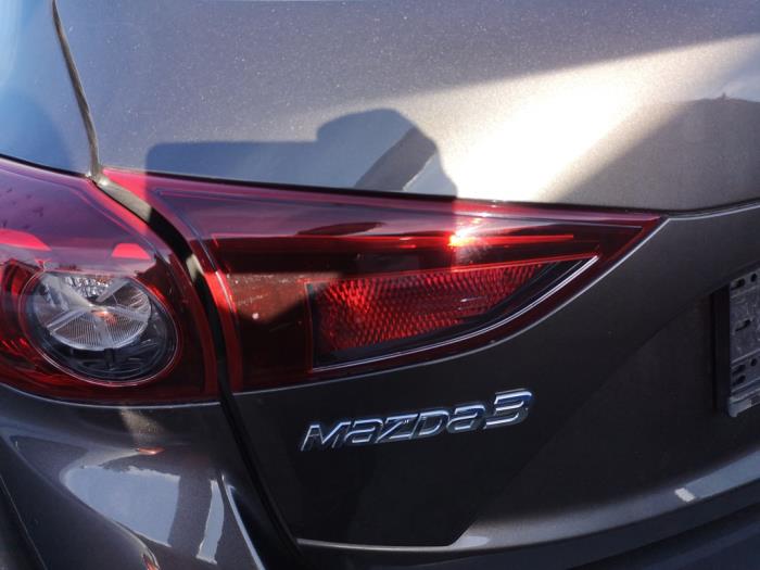 Tylne swiatlo pozycyjne lewe z Mazda 3 (BM/BN) 1.5 Skyactiv-G 100 16V 2015