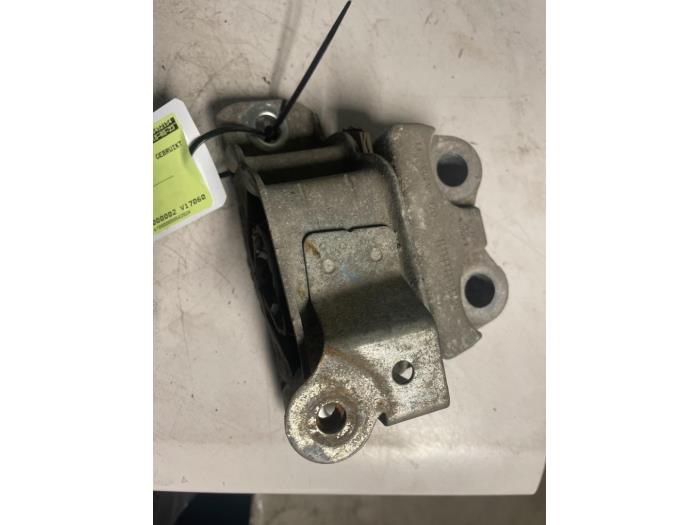 Used Engine mount Fiat Grande Punto (199) 1.2 Price on request offered by Bongers Auto-Onderdelen Zeeland