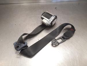 Used Front seatbelt, left Peugeot 206+ (2L/M) 1.1 XR,XS Price on request offered by Bongers Auto-Onderdelen Zeeland