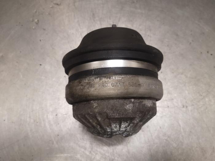 Used Engine mount Mercedes S (W220) 3.2 S-320 18V Price on request offered by Bongers Auto-Onderdelen Zeeland
