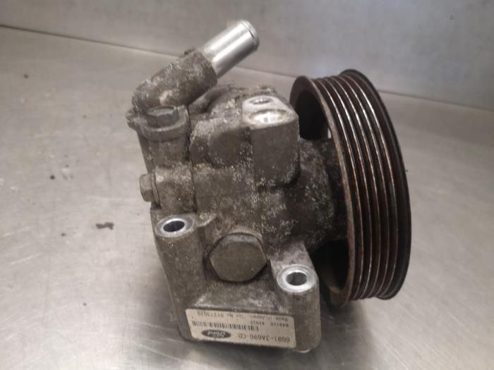 Power steering pump from a Ford Mondeo IV Wagon 2.0 TDCi 115 16V 2007
