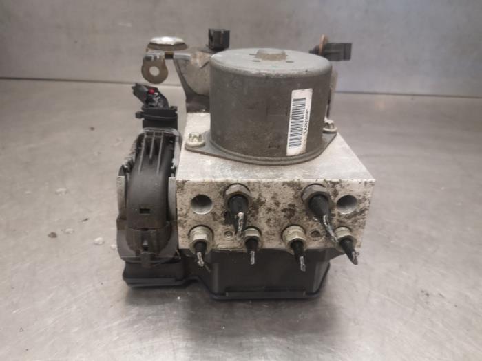Usagé Bloc ABS Ford Mondeo IV Wagon 2.0 TDCi 115 16V Prix sur demande proposé par Bongers Auto-Onderdelen Zeeland