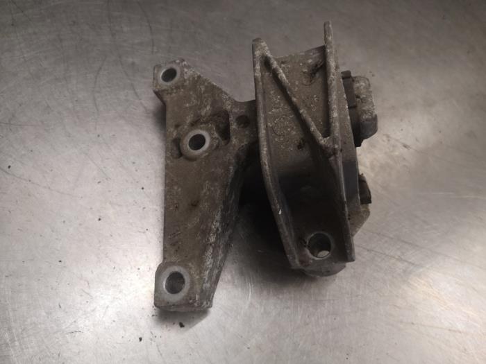 Used Engine mount Citroen C3 (SC) 1.1 Price on request offered by Bongers Auto-Onderdelen Zeeland