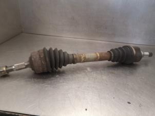 Used Front drive shaft, left Peugeot 206 (2A/C/H/J/S) 1.4 XR,XS,XT,Gentry Price on request offered by Bongers Auto-Onderdelen Zeeland