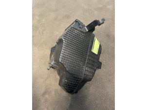 Used Air box Renault Clio IV (5R) 1.5 Energy dCi 90 FAP Price on request offered by Bongers Auto-Onderdelen Zeeland