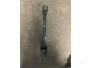 Used Front drive shaft, right Volkswagen Golf IV Variant (1J5) 1.6 16V Price on request offered by Bongers Auto-Onderdelen Zeeland