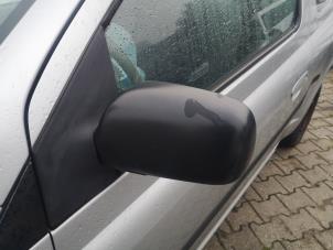 Used Wing mirror, left Toyota Yaris (P1) 1.3 16V VVT-i Price on request offered by Bongers Auto-Onderdelen Zeeland