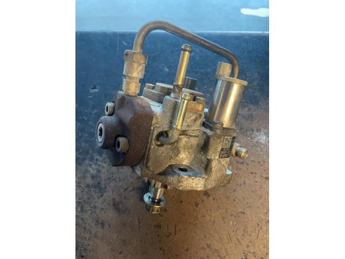 Begagnade Dieselpump Toyota Corolla Verso Pris på förfrågan erbjuds av Bongers Auto-Onderdelen Zeeland
