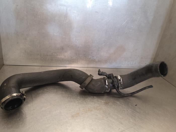 Gebrauchte Intercooler Schlauch Volkswagen Multivan T5 (7E/7HC/7HF/7HM) 2.0 BiTDI DRF Preis auf Anfrage angeboten von Bongers Auto-Onderdelen Zeeland