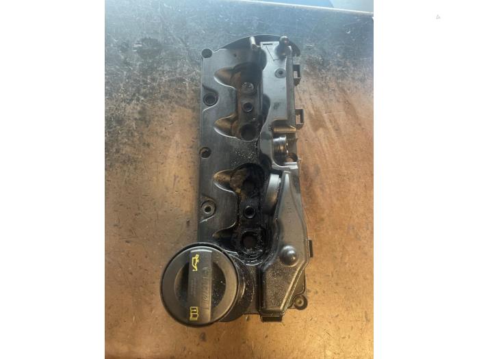 Usagé Couvercle soupapes Volkswagen Multivan T5 (7E/7HC/7HF/7HM) 2.0 BiTDI DRF Prix sur demande proposé par Bongers Auto-Onderdelen Zeeland