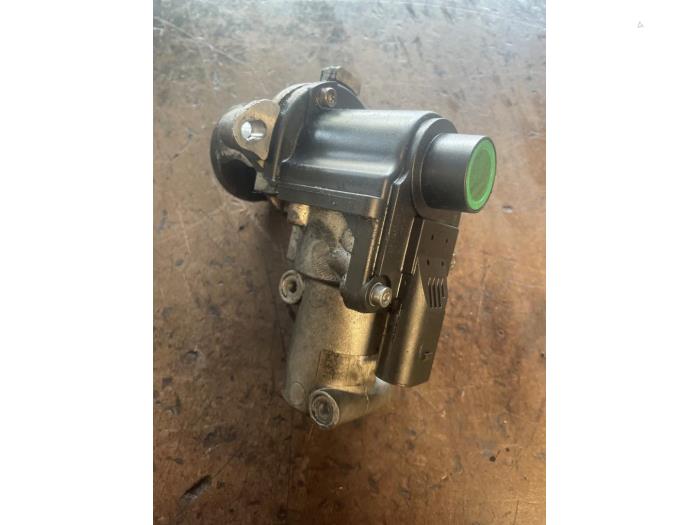 EGR valve from a Volkswagen Multivan T5 (7E/7HC/7HF/7HM) 2.0 BiTDI DRF 2014