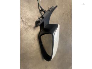 Used Wing mirror, right Toyota C-HR (X1,X5) 1.8 16V Hybrid Price on request offered by Bongers Auto-Onderdelen Zeeland