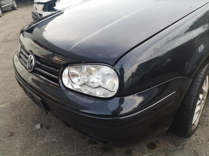 Front bumper from a Volkswagen Golf III Cabrio Restyling (1E7) 1.8 2000