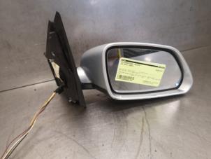 Used Wing mirror, right Volkswagen Polo IV (9N1/2/3) 1.4 TDI 80 Price on request offered by Bongers Auto-Onderdelen Zeeland