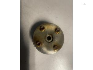 Used Camshaft sprocket Toyota Auris Price on request offered by Bongers Auto-Onderdelen Zeeland