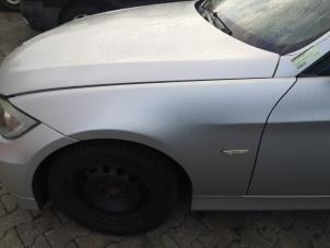 Used Front wing, left BMW 3 serie Touring (E91) 320d 16V Price on request offered by Bongers Auto-Onderdelen Zeeland