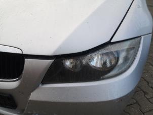Used Headlight, left BMW 3 serie Touring (E91) 320d 16V Price on request offered by Bongers Auto-Onderdelen Zeeland