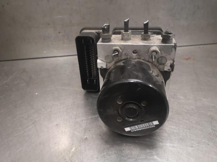 Begagnade ABS-pump Ford C-Max (DXA) 2.0 TDCi 16V Van Pris på förfrågan erbjuds av Bongers Auto-Onderdelen Zeeland