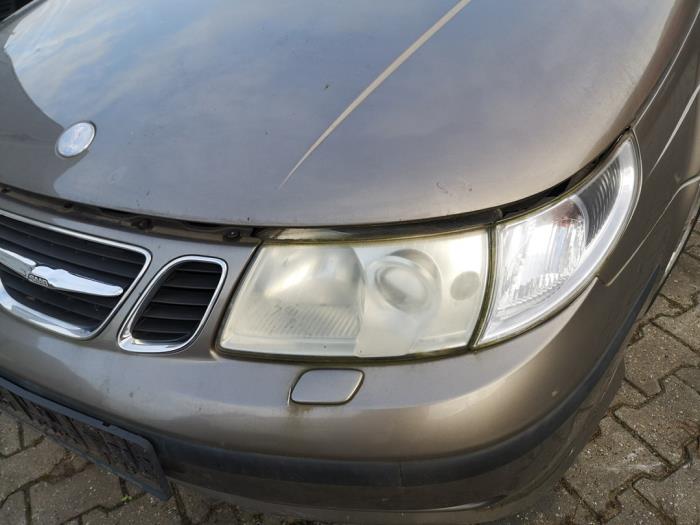 Używane Reflektor lewy Saab 9-5 (YS3E) 3.0 TiD V6 24V Cena na żądanie oferowane przez Bongers Auto-Onderdelen Zeeland