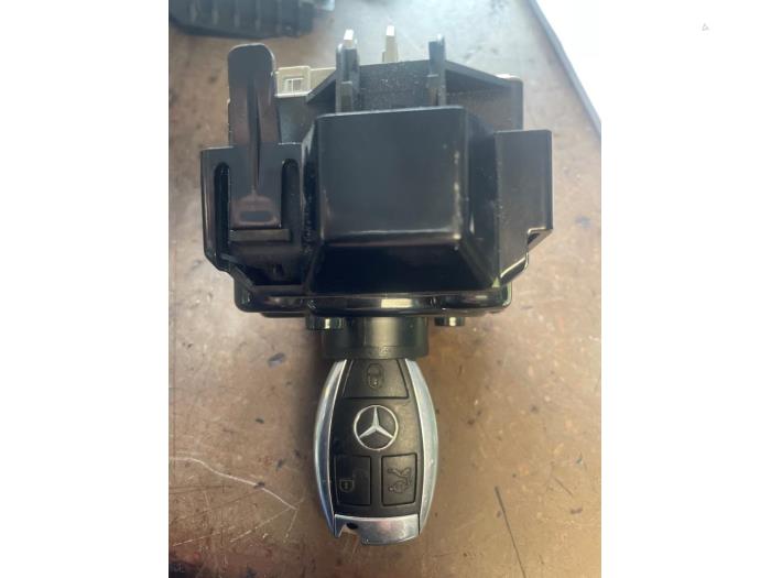 Llave de contacto electrónica de un Mercedes-Benz CLA (117.3) 2.2 CLA-220 CDI 16V 2013