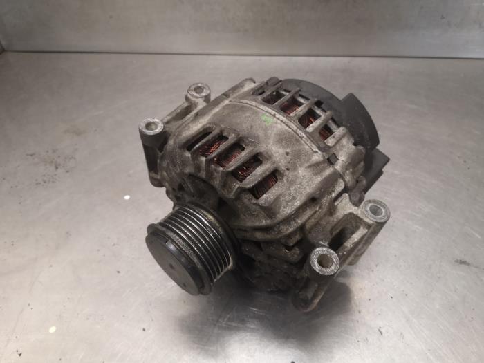 Used Dynamo Audi A5 (8T3) 3.2 FSI V6 24V Quattro Price on request offered by Bongers Auto-Onderdelen Zeeland