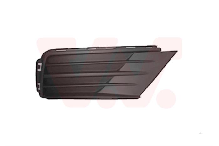 Fog light cover plate, right from a Volkswagen Caddy IV  2018