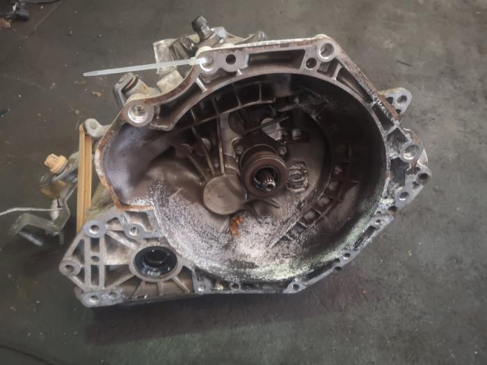 Gearbox from a Opel Corsa D 1.0 2007