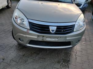 Używane Zderzak przedni Dacia Sandero I (BS) 1.4 Cena na żądanie oferowane przez Bongers Auto-Onderdelen Zeeland