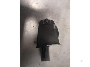 Used Steering wheel mounted radio control Ford Fusion 1.4 16V Price on request offered by Bongers Auto-Onderdelen Zeeland