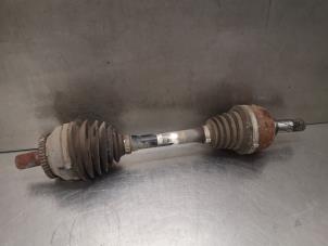 Used Front drive shaft, left Volvo V70 (SW) 2.4 D5 20V Price on request offered by Bongers Auto-Onderdelen Zeeland