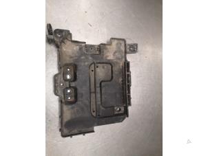 Used Battery box Kia Cee'd Sportswagon (JDC5) 1.6 GDI 16V Price on request offered by Bongers Auto-Onderdelen Zeeland