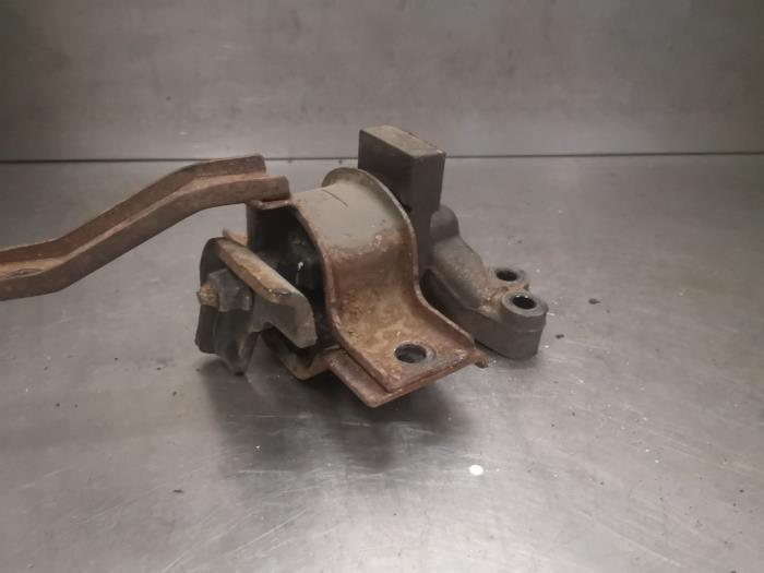 Gearbox mount from a Hyundai i10 (F5) 1.1i 12V 2011