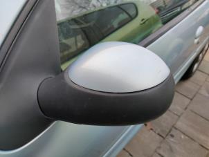 Used Wing mirror, left Peugeot 206 CC (2D) 1.6 16V Price on request offered by Bongers Auto-Onderdelen Zeeland
