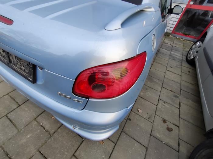 Feu arrière droit d'un Peugeot 206 CC (2D) 1.6 16V 2004