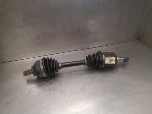 Begagnade Drivaxel, vänster fram Volvo V50 (MW) 2.0 D3 20V Pris på förfrågan erbjuds av Bongers Auto-Onderdelen Zeeland