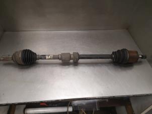 Used Front drive shaft, right Kia Cee'd (EDB5) 1.6 CRDi 16V Price on request offered by Bongers Auto-Onderdelen Zeeland