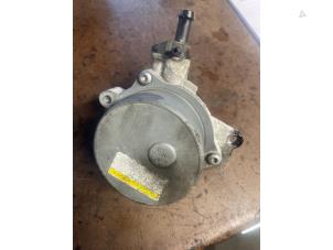 Used Vacuum pump (diesel) Hyundai i30 Crosswagon (WWH) 1.6 CRDi 16V VGT HP Price on request offered by Bongers Auto-Onderdelen Zeeland