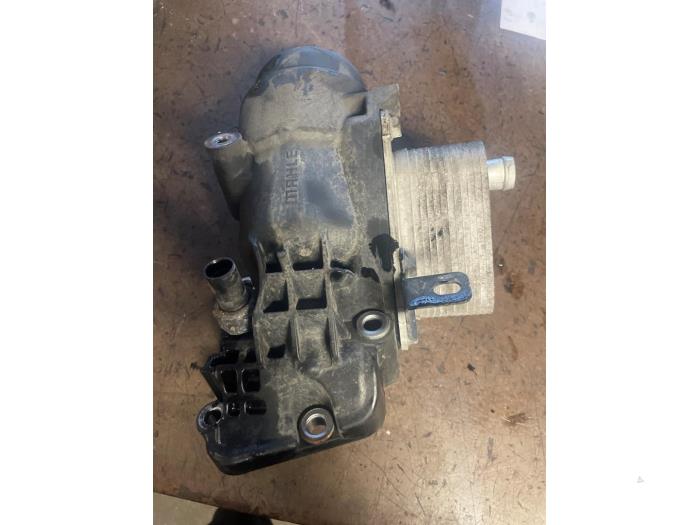 Oil filter housing from a Hyundai i30 Crosswagon (WWH) 1.6 CRDi 16V VGT HP 2011