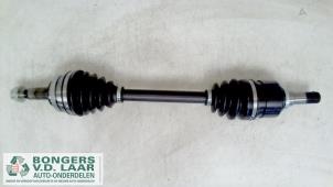 New Front drive shaft, left Toyota Corolla Verso (R10/11) 1.8 16V VVT-i Price on request offered by Bongers Auto-Onderdelen Zeeland
